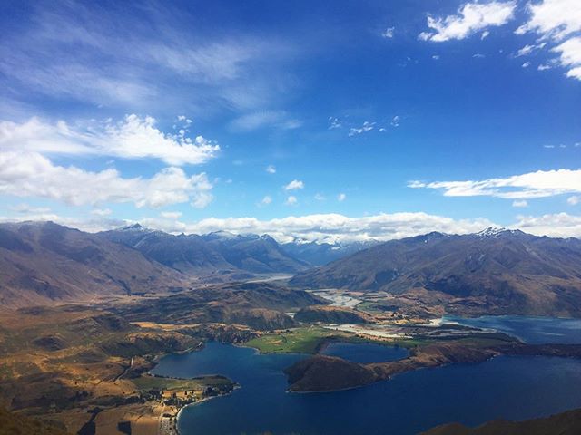 #MountainClimbing in #Wanaka at #RoysPeak. 

#Trekking #Tramping #Hiking #NewZealand #Nature #Landscape #Lake #Mountains #Fields #Clouds #Sky