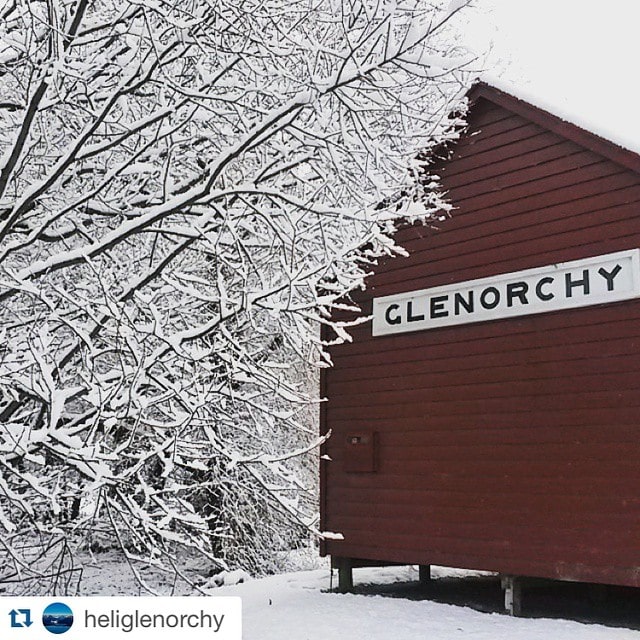 Snowy version of a picture that I took earlier this year. This one from @heliglenorchy

#Repost: “Snow, snow, snow!”
#heliglenorchy #snow #queenstown #queenstownlive #nzmustdo #glenorchyair