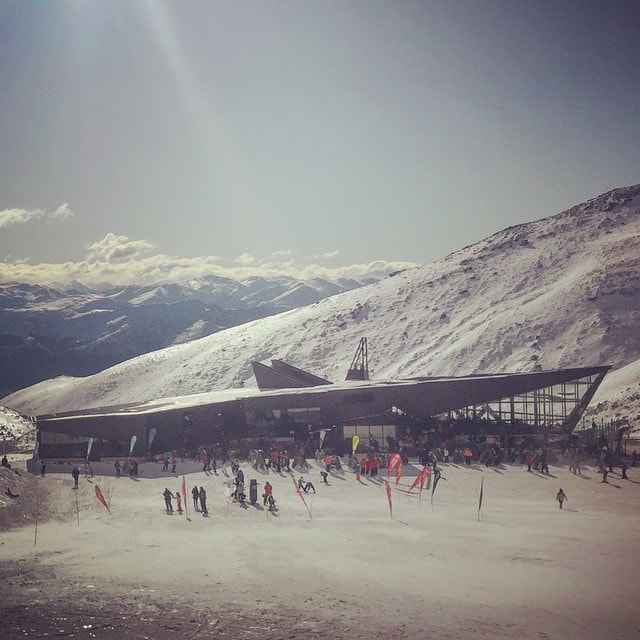 The new base building at #TheRemarkables. Thanks to the #NZSki crew for taking us up for #SMDayQT. Although if I’m honest it made me want to go #Snowboarding more than take photos. 
#TheRemarks #ParkLife #WinterStartsHere  #SMDay #Skiing #Snow #Mountains #Ski